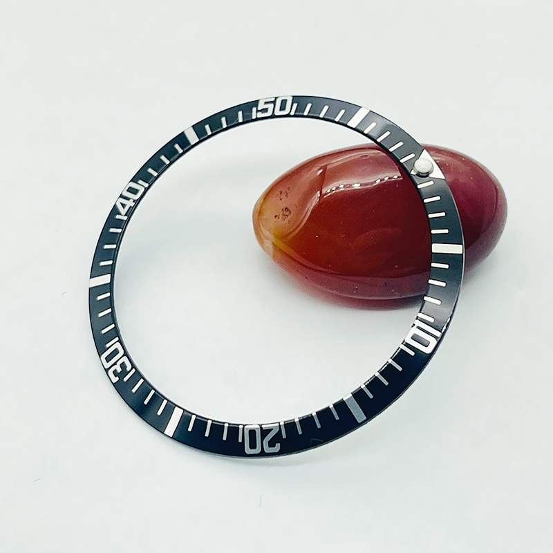 36.5mm Curved Aluminum Watch b - Reel Case のレビューと価格